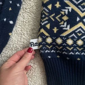 Pitt Christmas Sweater Large V Neck